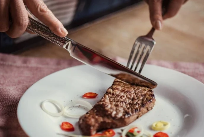 Use of tableware (2)