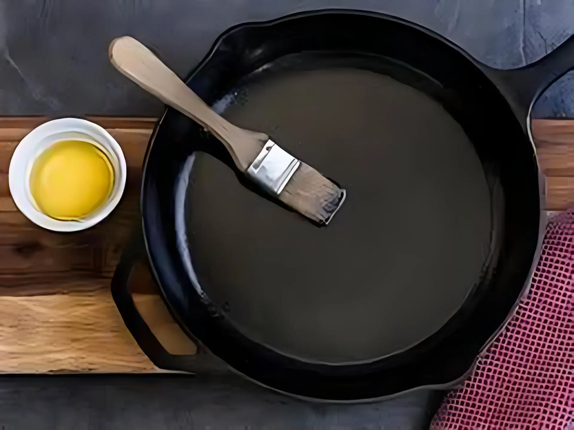 seasoning a cast iron skillet