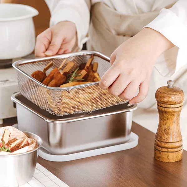 wholesale stainless steel food container and strainer set (1)